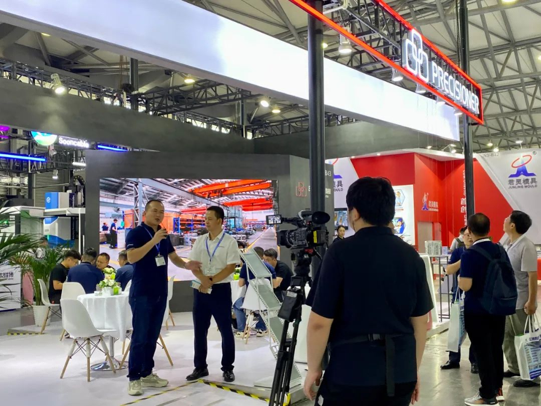 2023上海國際有色壓鑄展——中鑄科技蒞臨品成金屬展位，直播專訪市場總監