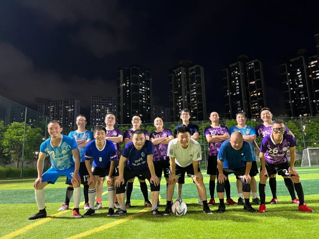 品成足球隊員們風雨無阻，協同共進