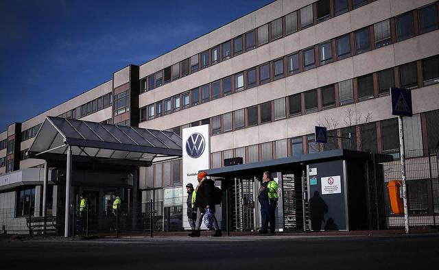 德國大眾許諾不關廠，但要裁員3.5萬