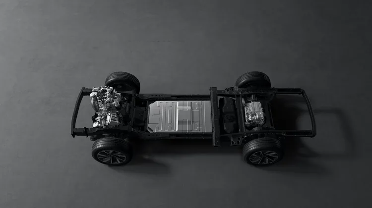 技術路線：增程賽道擁擠，混動或超純電